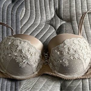 Victoria’s Secret Very Sexy Balconet size 34D